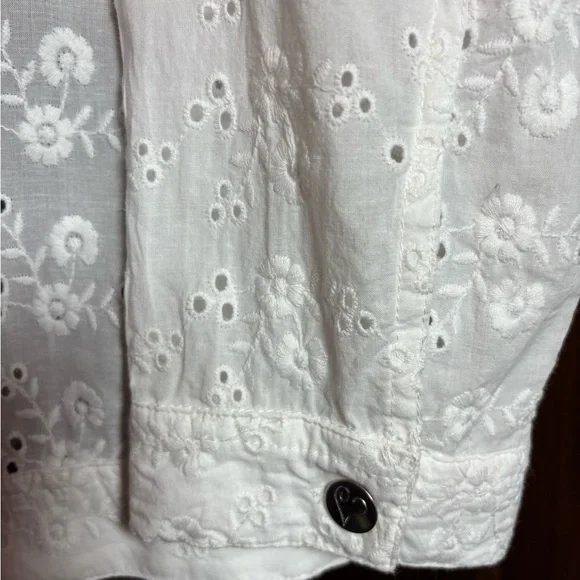 Colleen Lopez XL White Eyelet Button-Up Shirt. - Picture 5 of 9